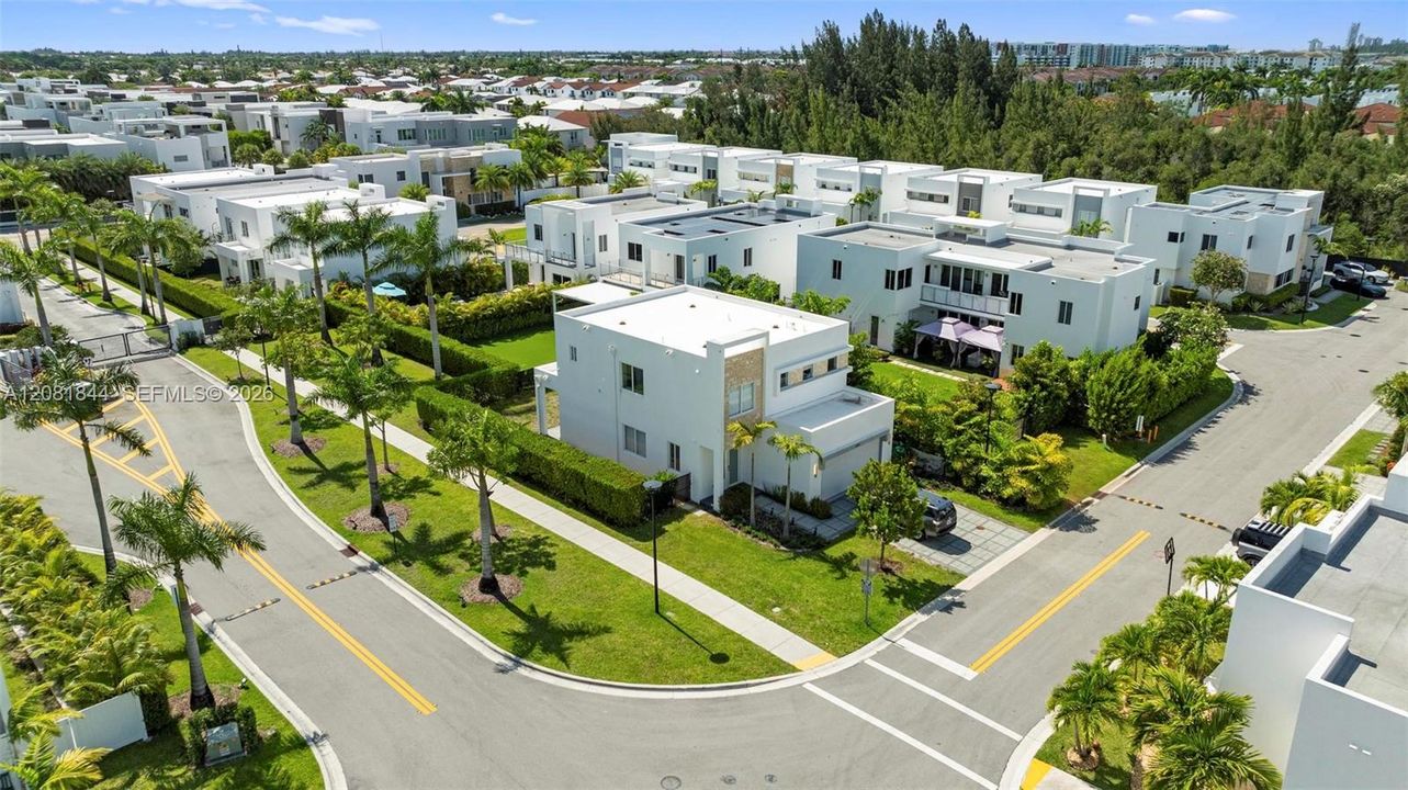 В аренду: $6,500 (4 спален, 4 ванн, 2402 Квадратных фут)