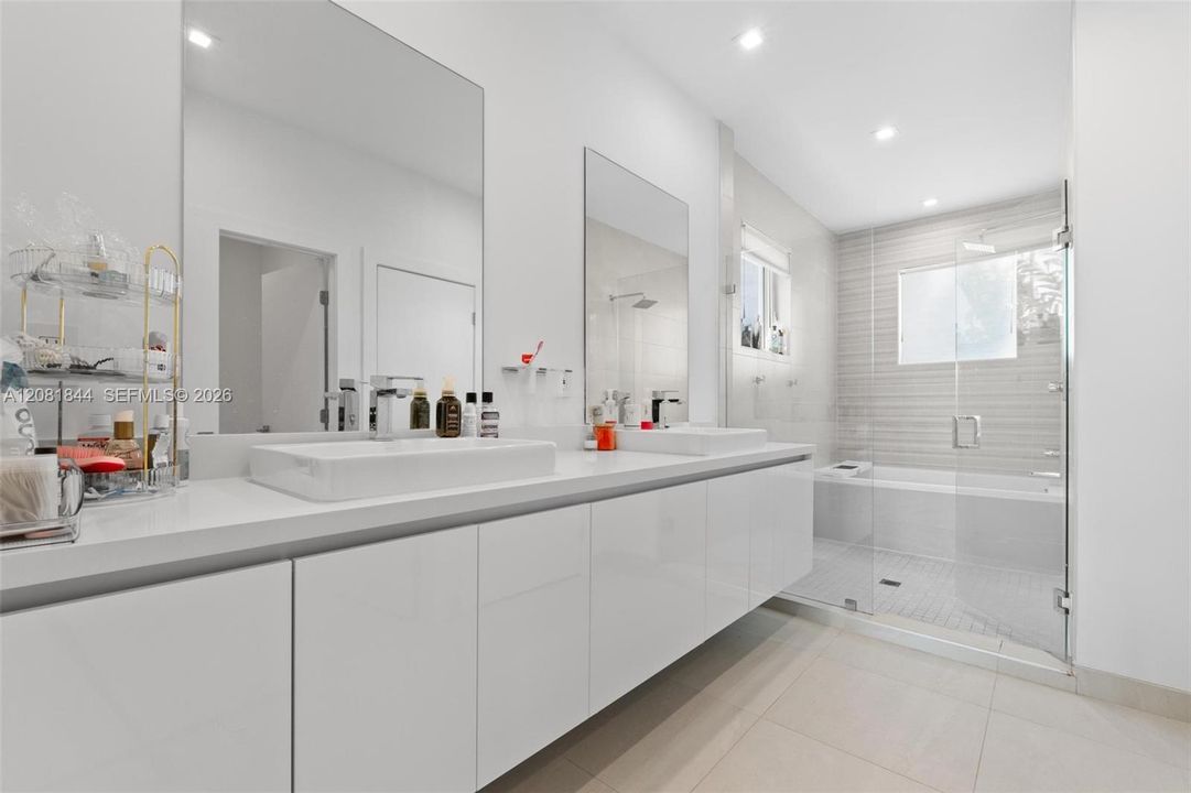 В аренду: $6,500 (4 спален, 4 ванн, 2402 Квадратных фут)