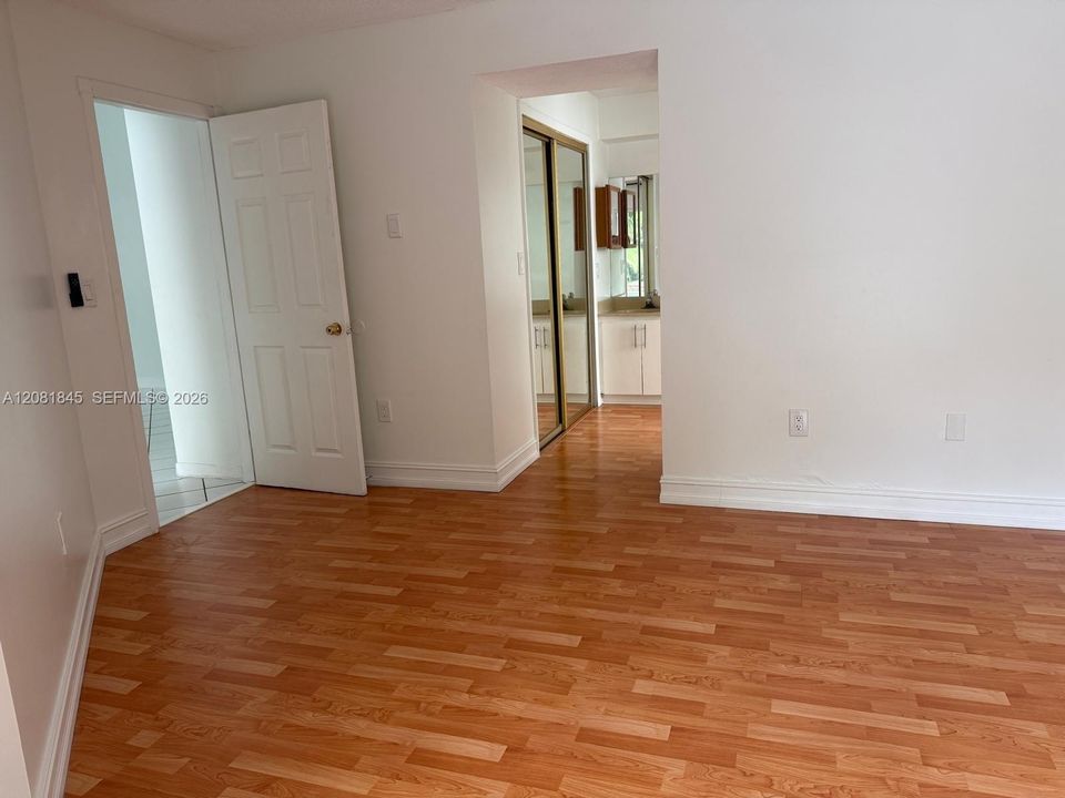 Active With Contract: $3,595 (3 beds, 2 baths, 1426 Square Feet)