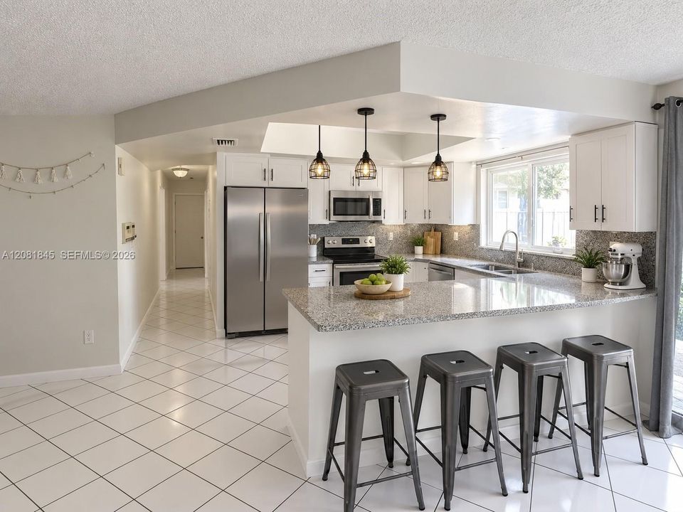 Active With Contract: $3,595 (3 beds, 2 baths, 1426 Square Feet)
