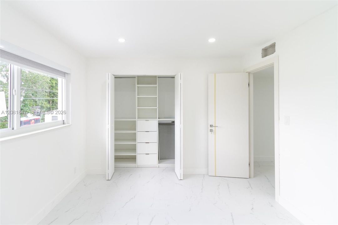 В аренду: $3,300 (2 спален, 2 ванн, 1060 Квадратных фут)