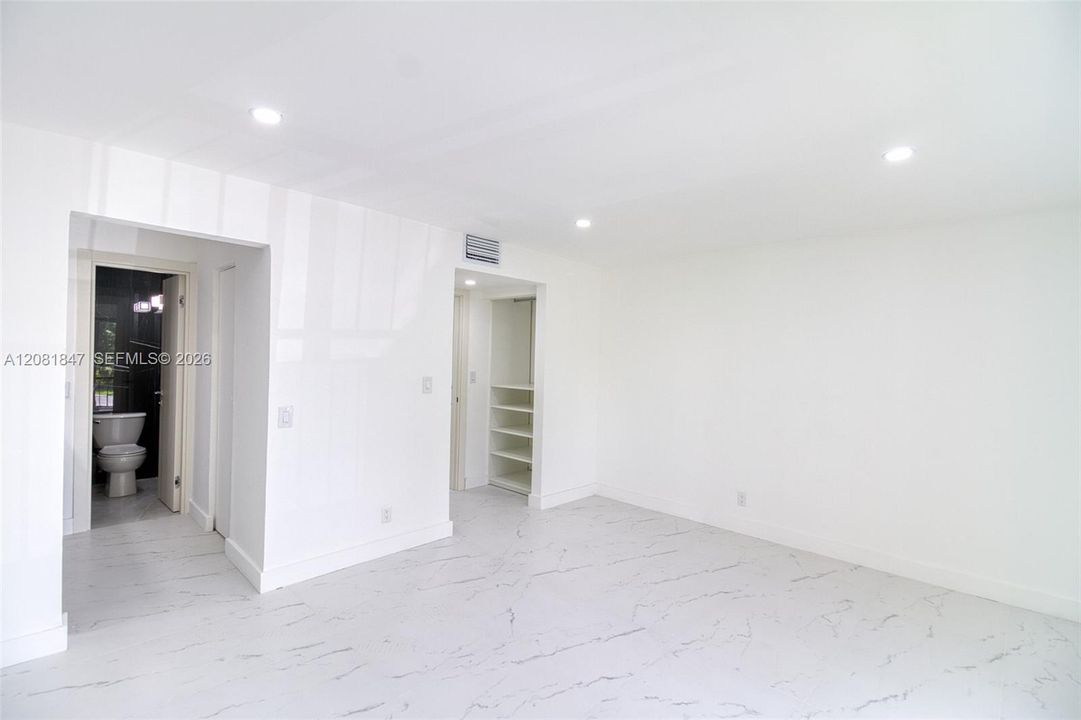 В аренду: $3,300 (2 спален, 2 ванн, 1060 Квадратных фут)