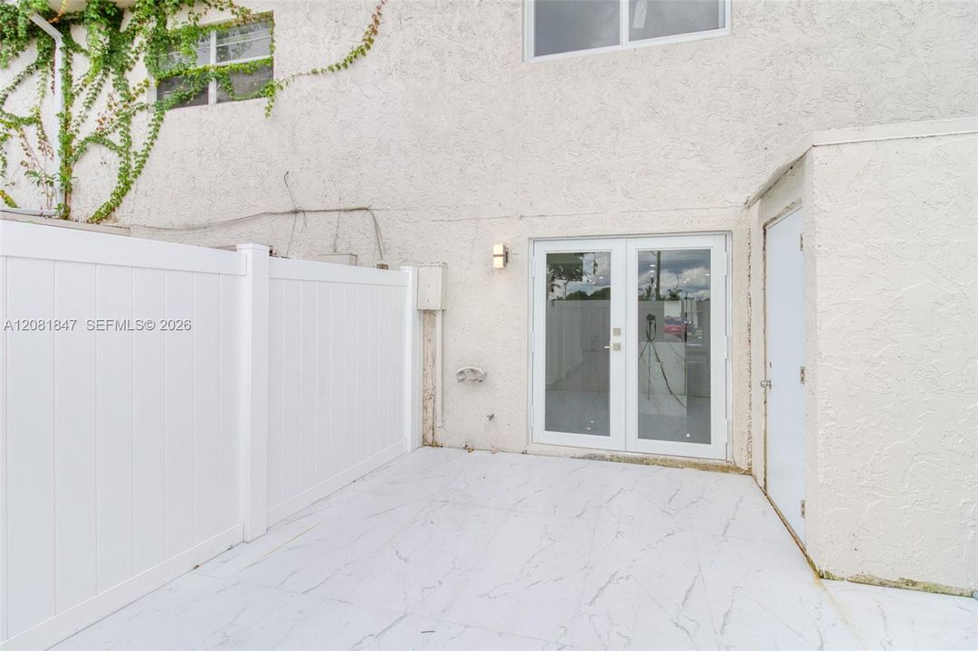 В аренду: $3,300 (2 спален, 2 ванн, 1060 Квадратных фут)