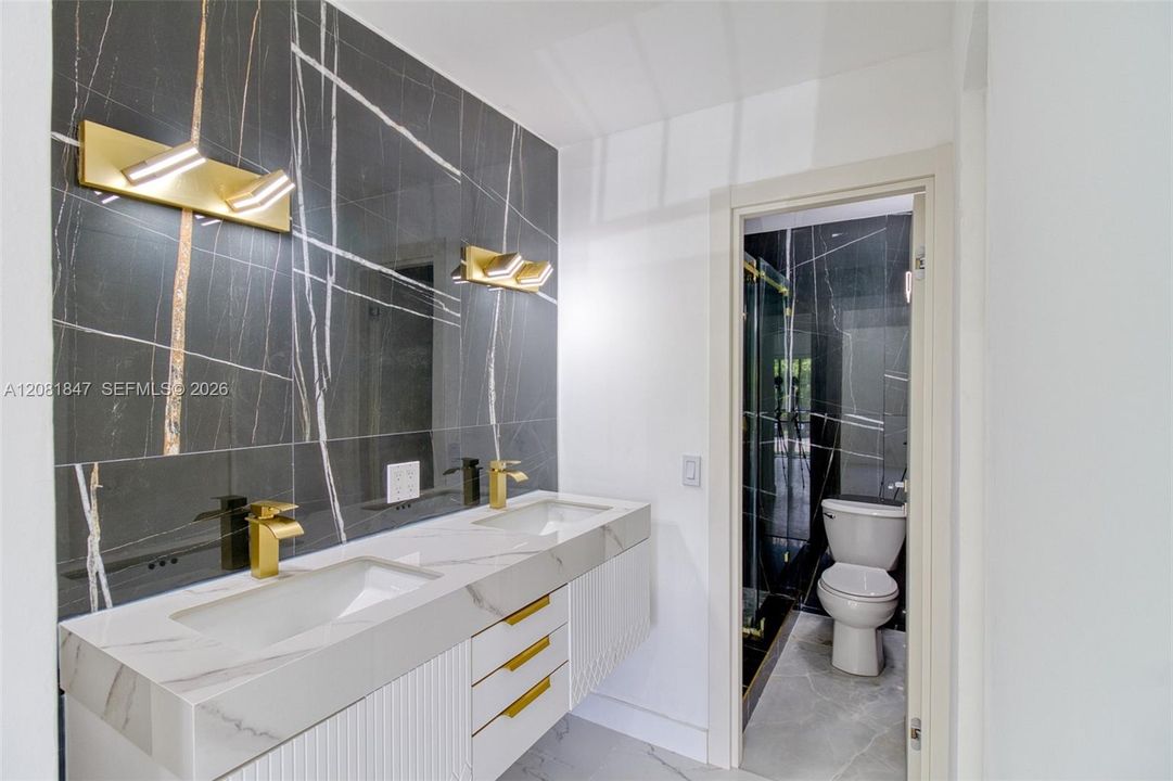 В аренду: $3,300 (2 спален, 2 ванн, 1060 Квадратных фут)
