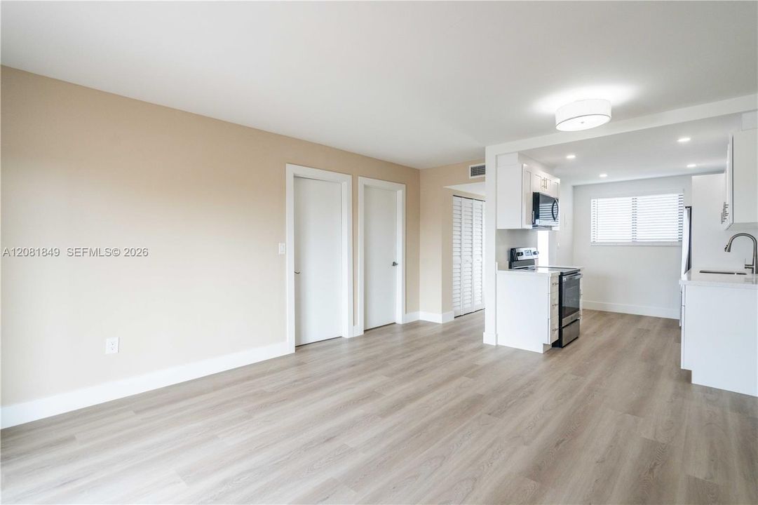 В аренду: $2,250 (1 спален, 1 ванн, 750 Квадратных фут)