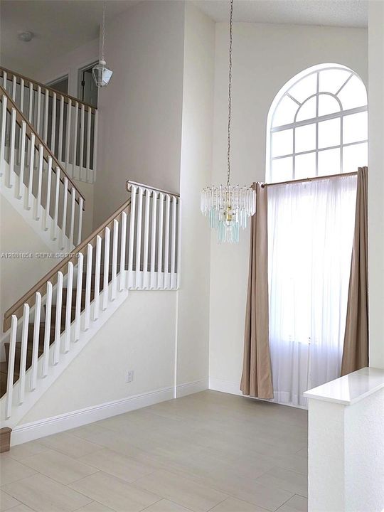 En Renta: $3,800 (3 camas, 2 baños, 2113 Pies cuadrados)