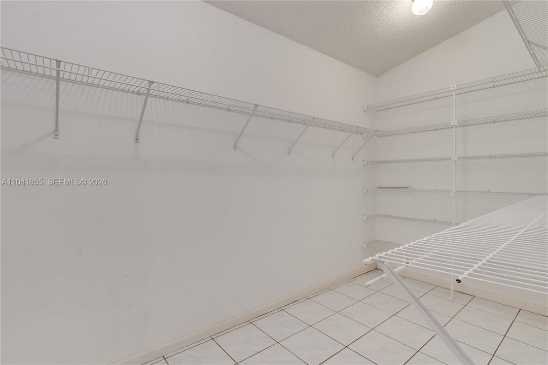 В аренду: $6,200 (4 спален, 2 ванн, 2623 Квадратных фут)