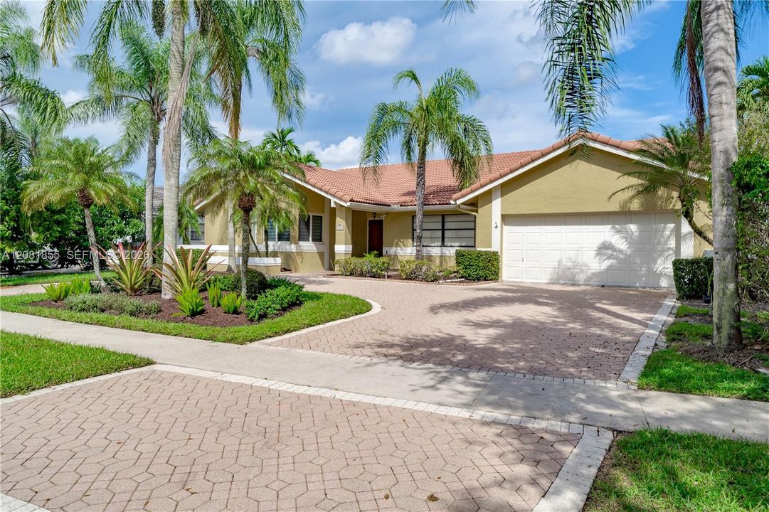 В аренду: $6,200 (4 спален, 2 ванн, 2623 Квадратных фут)