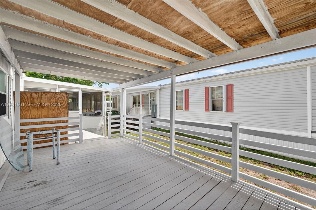 For Rent: $2,200 (2 beds, 2 baths, 905 Square Feet)