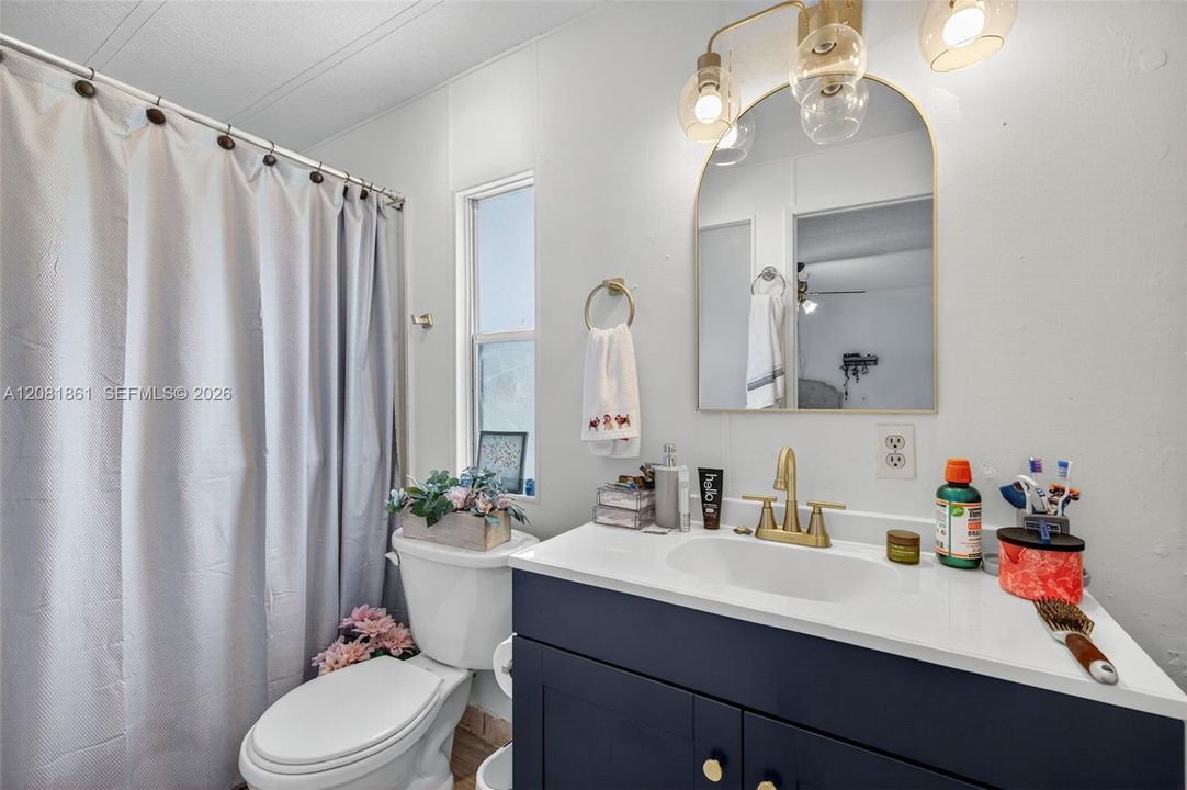 For Rent: $2,200 (2 beds, 2 baths, 905 Square Feet)