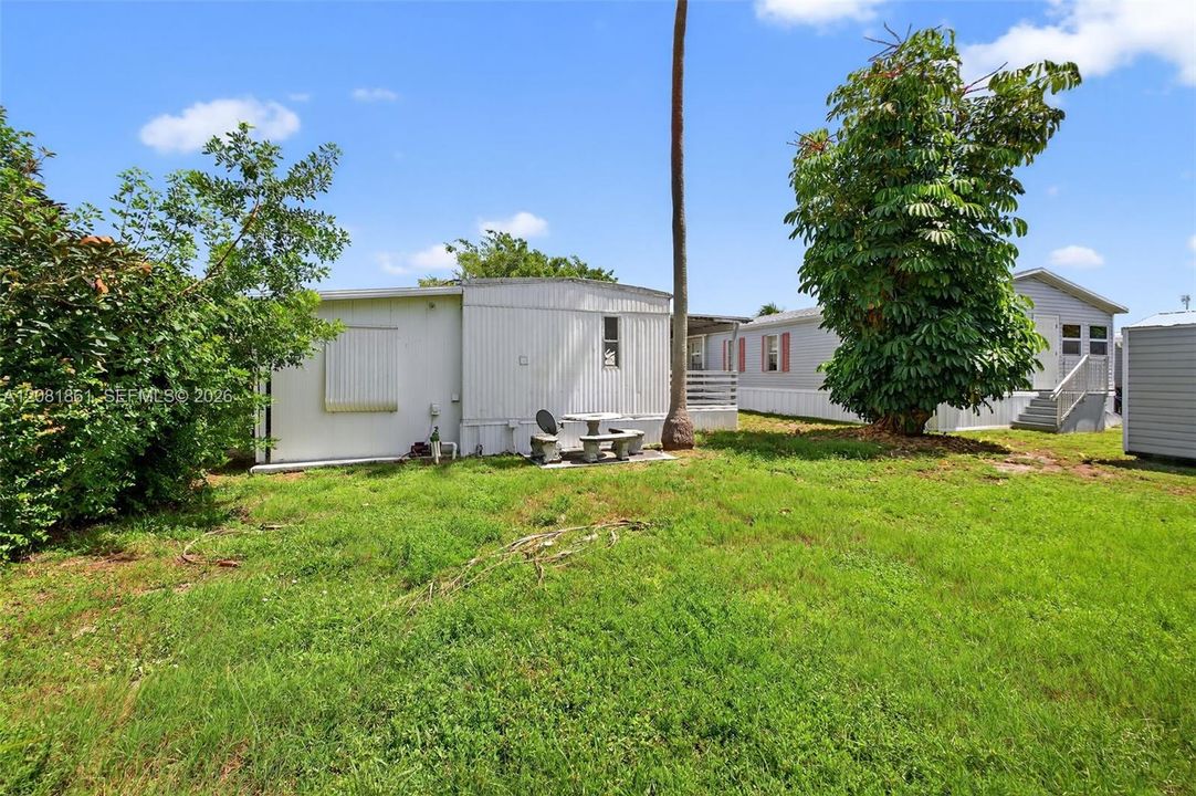 For Rent: $2,200 (2 beds, 2 baths, 905 Square Feet)