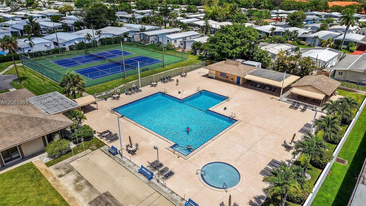 For Rent: $2,200 (2 beds, 2 baths, 905 Square Feet)