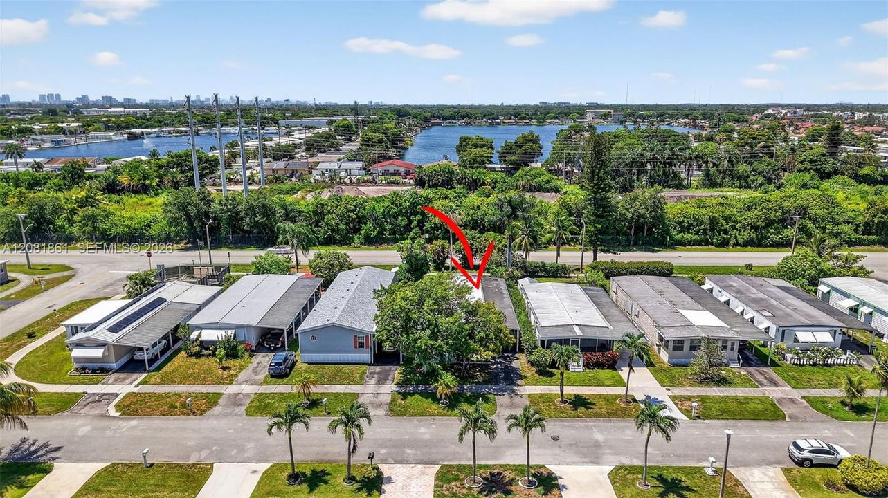 For Rent: $2,200 (2 beds, 2 baths, 905 Square Feet)