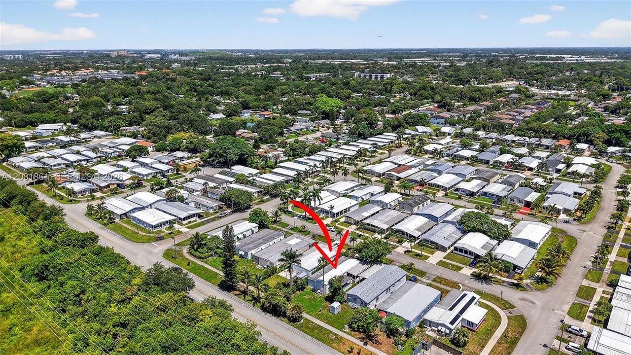 For Rent: $2,200 (2 beds, 2 baths, 905 Square Feet)