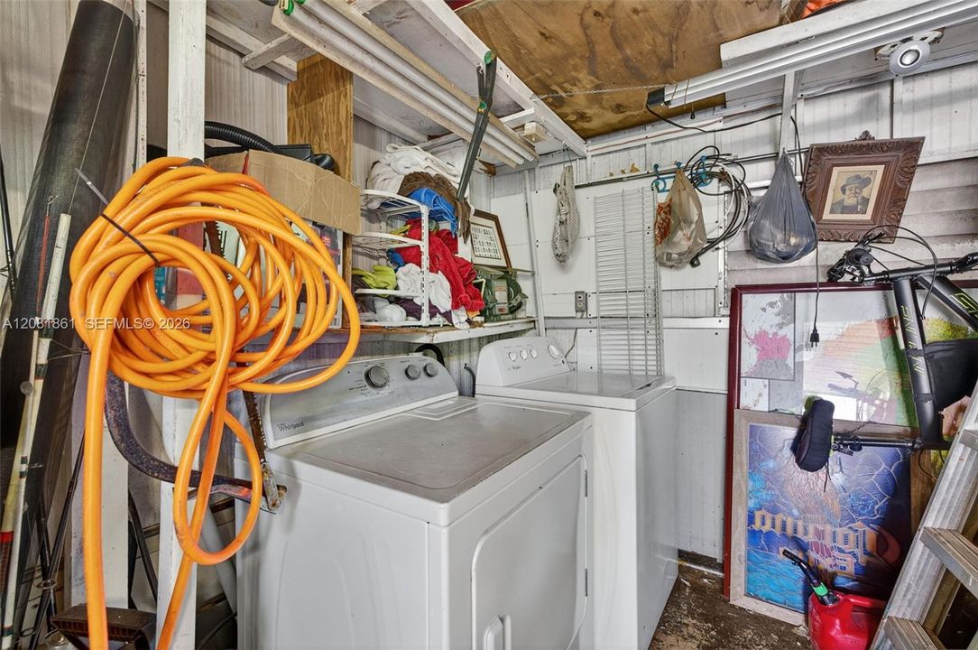 For Rent: $2,200 (2 beds, 2 baths, 905 Square Feet)