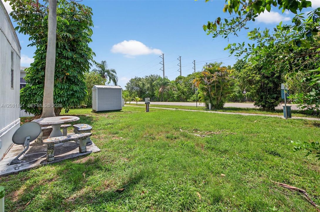 For Rent: $2,200 (2 beds, 2 baths, 905 Square Feet)