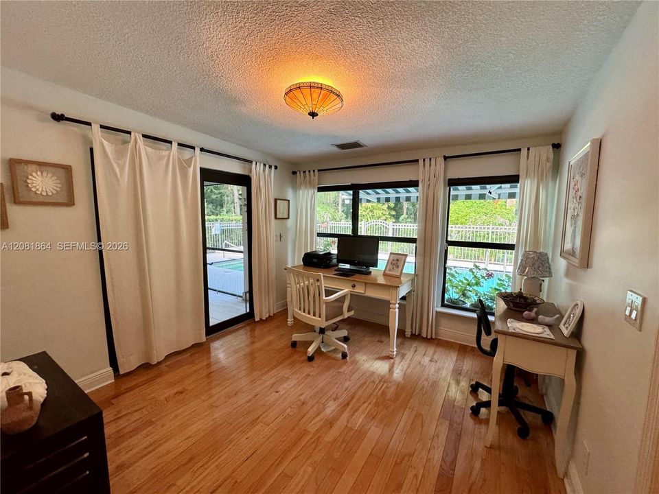 En Renta: $14,000 (3 camas, 2 baños, 2714 Pies cuadrados)