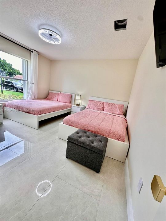В аренду: $3,800 (3 спален, 2 ванн, 2832 Квадратных фут)