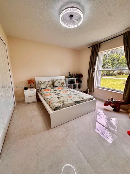В аренду: $3,800 (3 спален, 2 ванн, 2832 Квадратных фут)
