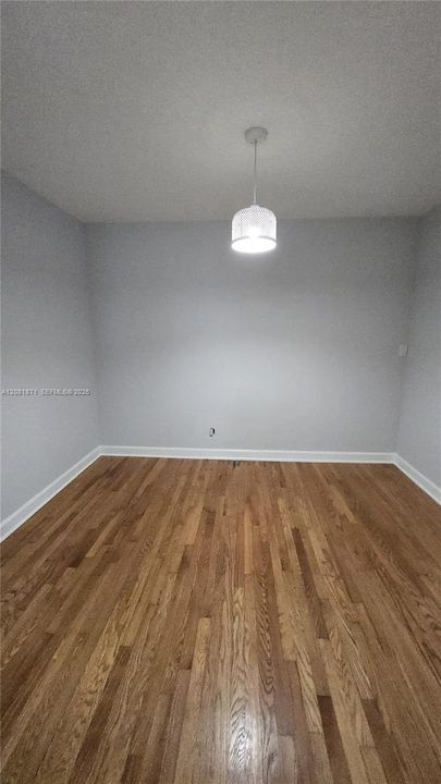 For Rent: $1,800 (2 beds, 1 baths, 2404 Square Feet)