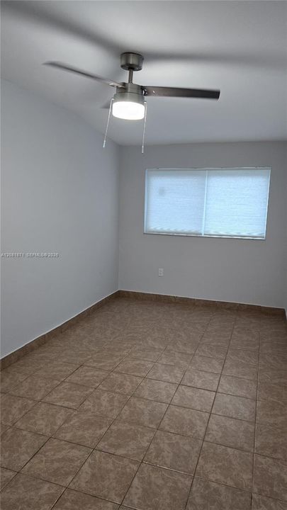 For Rent: $1,800 (2 beds, 1 baths, 2404 Square Feet)