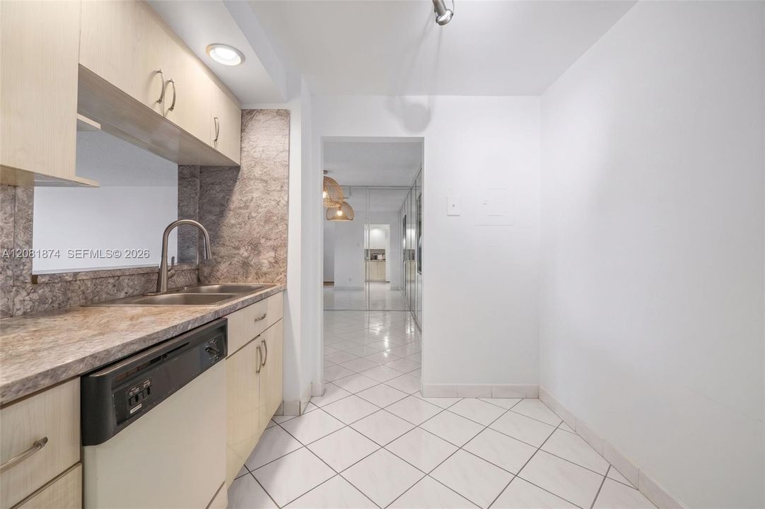 En Venta: $495,000 (2 camas, 2 baños, 1521 Pies cuadrados)