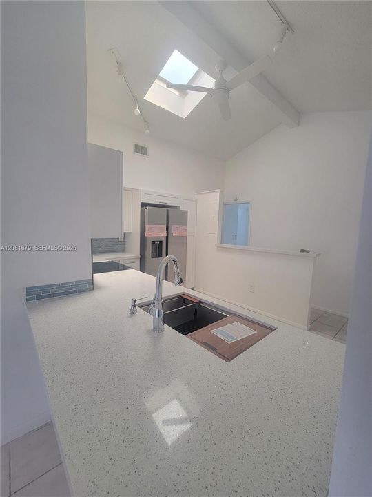 Active With Contract: $2,800 (3 beds, 2 baths, 1359 Square Feet)