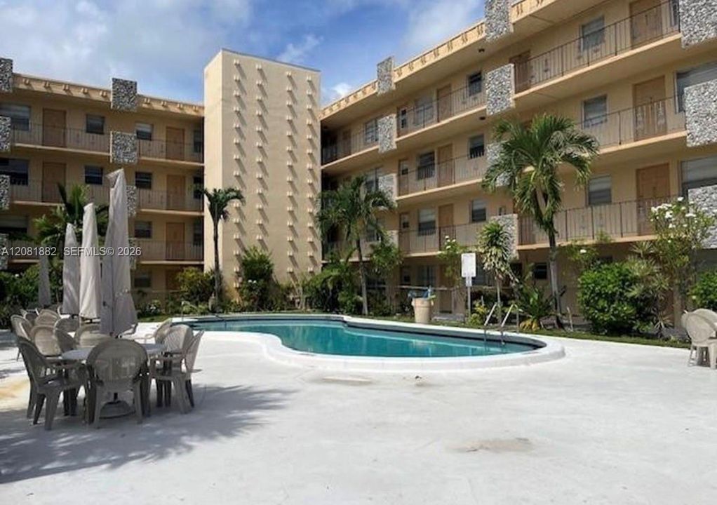 For Sale: $170,000 (2 beds, 1 baths, 650 Square Feet)