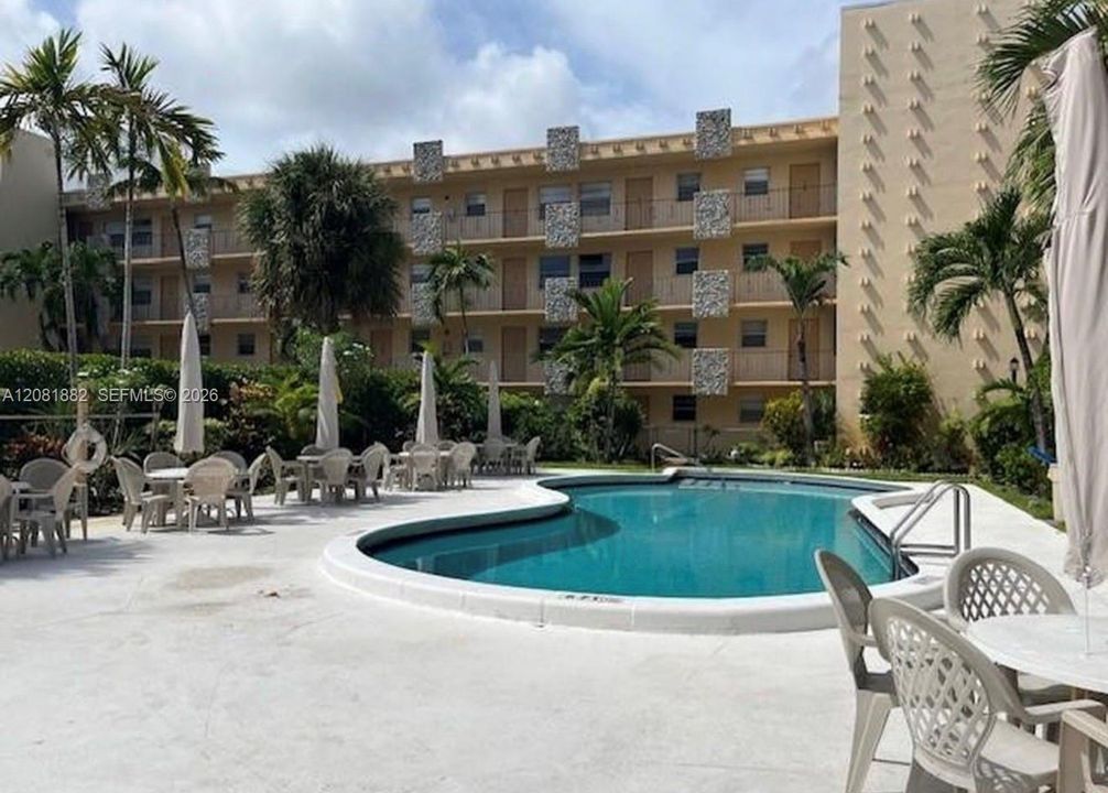 For Sale: $170,000 (2 beds, 1 baths, 650 Square Feet)