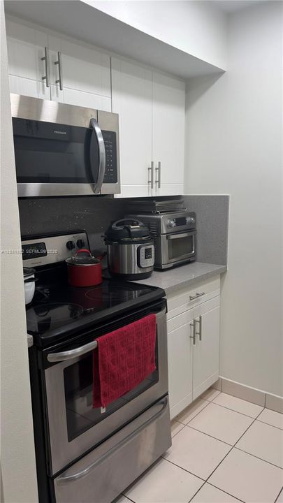 For Sale: $170,000 (2 beds, 1 baths, 650 Square Feet)