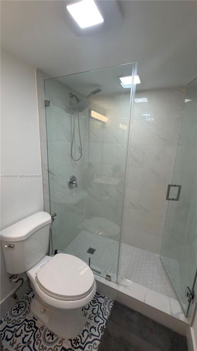 For Sale: $170,000 (2 beds, 1 baths, 650 Square Feet)