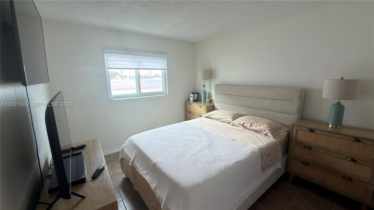 For Sale: $170,000 (2 beds, 1 baths, 650 Square Feet)