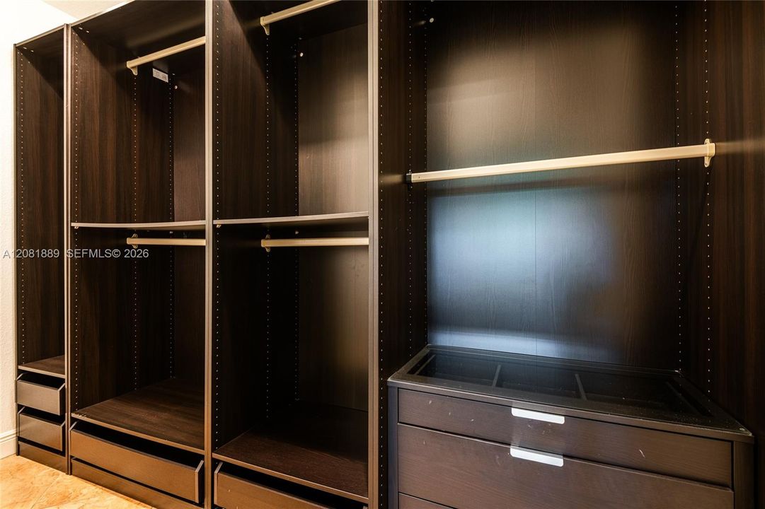 На продажу: $759,999 (4 спален, 2 ванн, 2372 Квадратных фут)