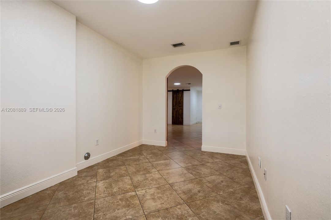На продажу: $759,999 (4 спален, 2 ванн, 2372 Квадратных фут)
