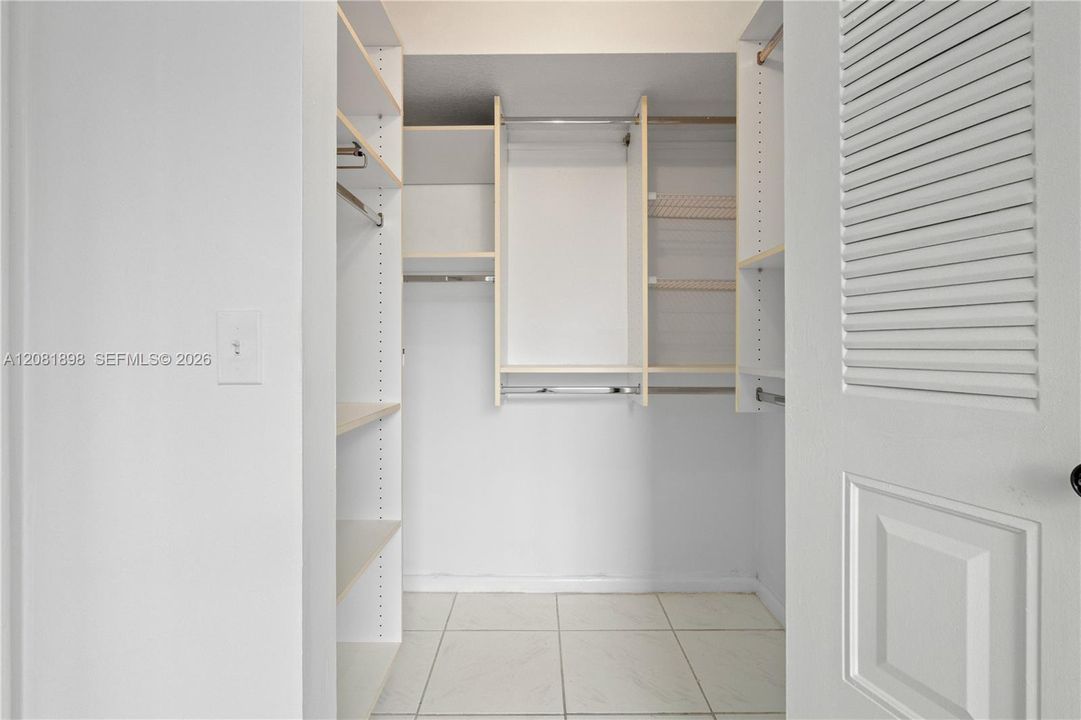 На продажу: $159,500 (2 спален, 2 ванн, 1006 Квадратных фут)