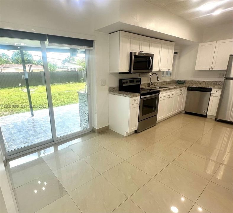 For Rent: $3,600 (3 beds, 1 baths, 1000 Square Feet)