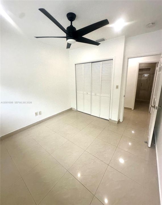 For Rent: $3,600 (3 beds, 1 baths, 1000 Square Feet)
