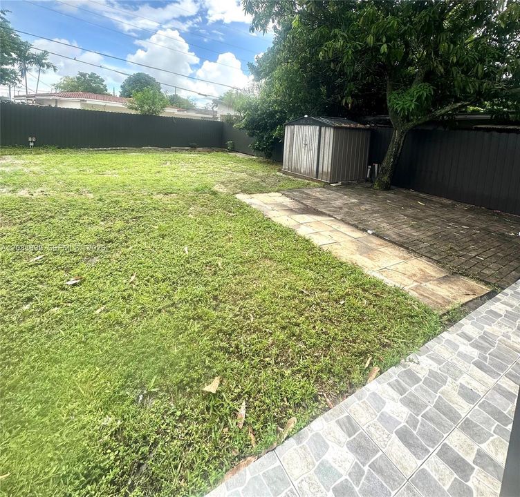 For Rent: $3,600 (3 beds, 1 baths, 1000 Square Feet)