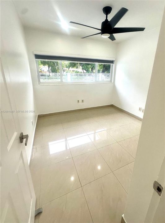 For Rent: $3,600 (3 beds, 1 baths, 1000 Square Feet)