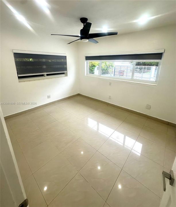For Rent: $3,600 (3 beds, 1 baths, 1000 Square Feet)