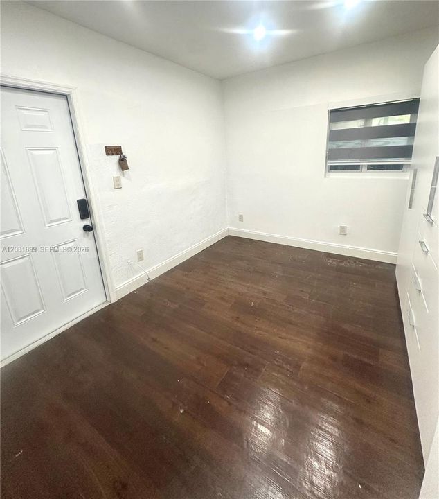 For Rent: $3,600 (3 beds, 1 baths, 1000 Square Feet)