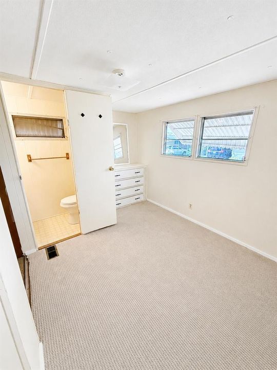 BR 1 w 1/2 bath