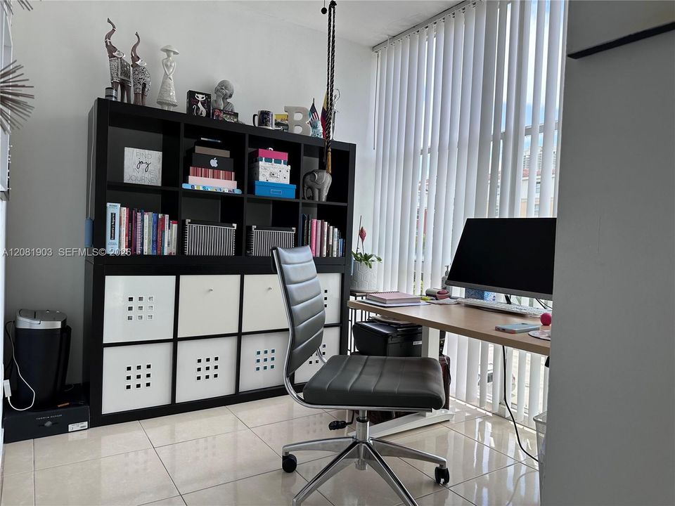 Den used as office, comes unfurnished