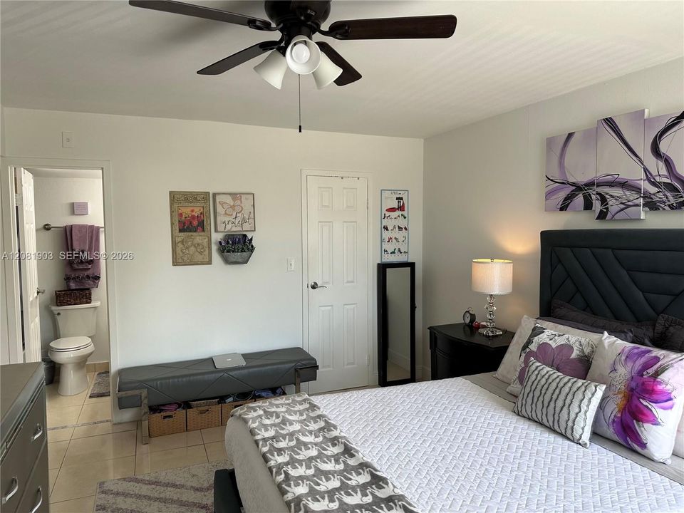 Bedroom furnished look, comes unfurnished