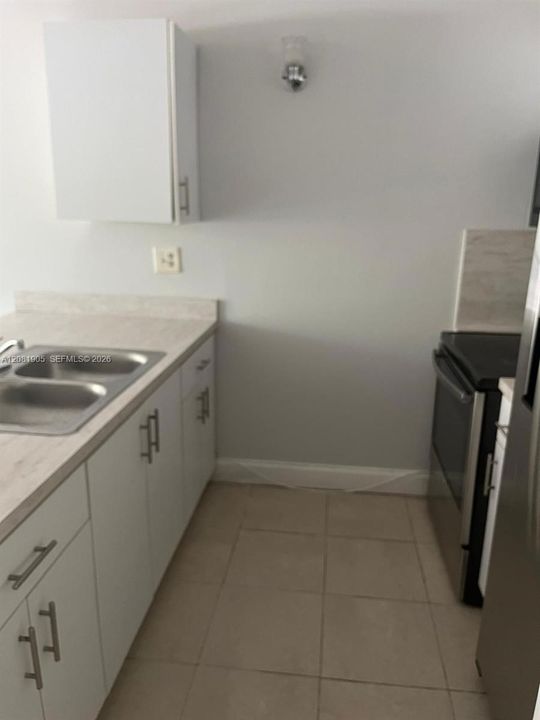 For Rent: $1,425 (1 beds, 1 baths, 619 Square Feet)