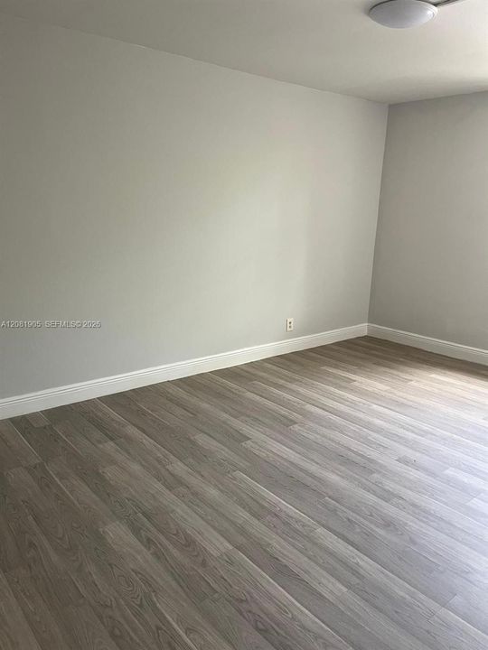 For Rent: $1,425 (1 beds, 1 baths, 619 Square Feet)