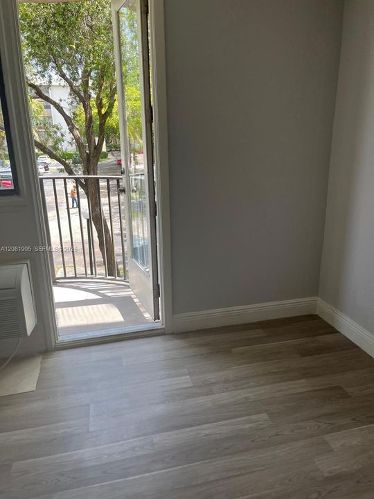 For Rent: $1,425 (1 beds, 1 baths, 619 Square Feet)