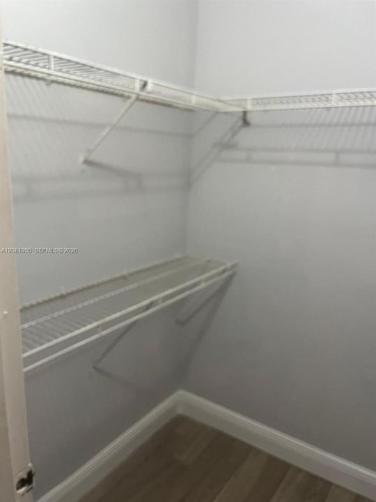 For Rent: $1,425 (1 beds, 1 baths, 619 Square Feet)