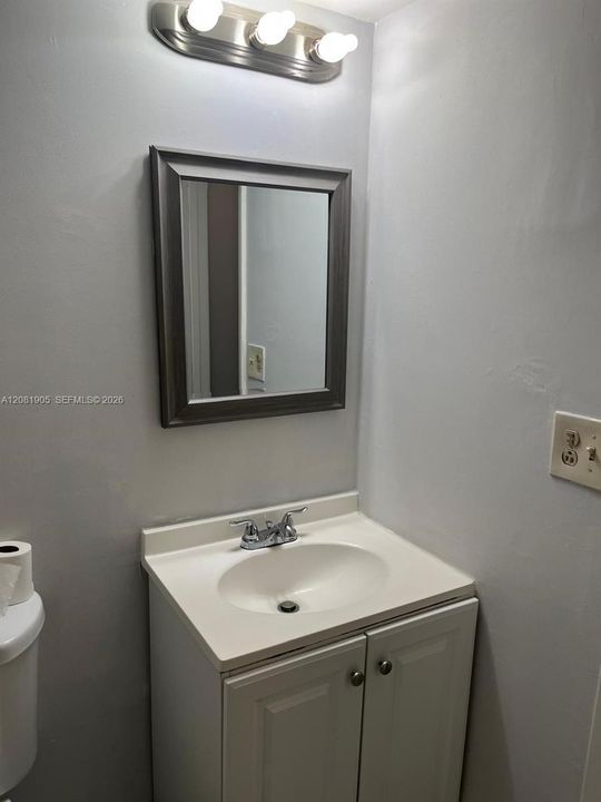 For Rent: $1,425 (1 beds, 1 baths, 619 Square Feet)