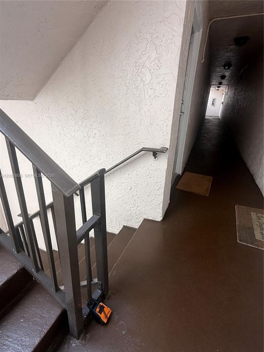 For Rent: $1,900 (1 beds, 1 baths, 777 Square Feet)